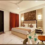 Hotel Almora Suites