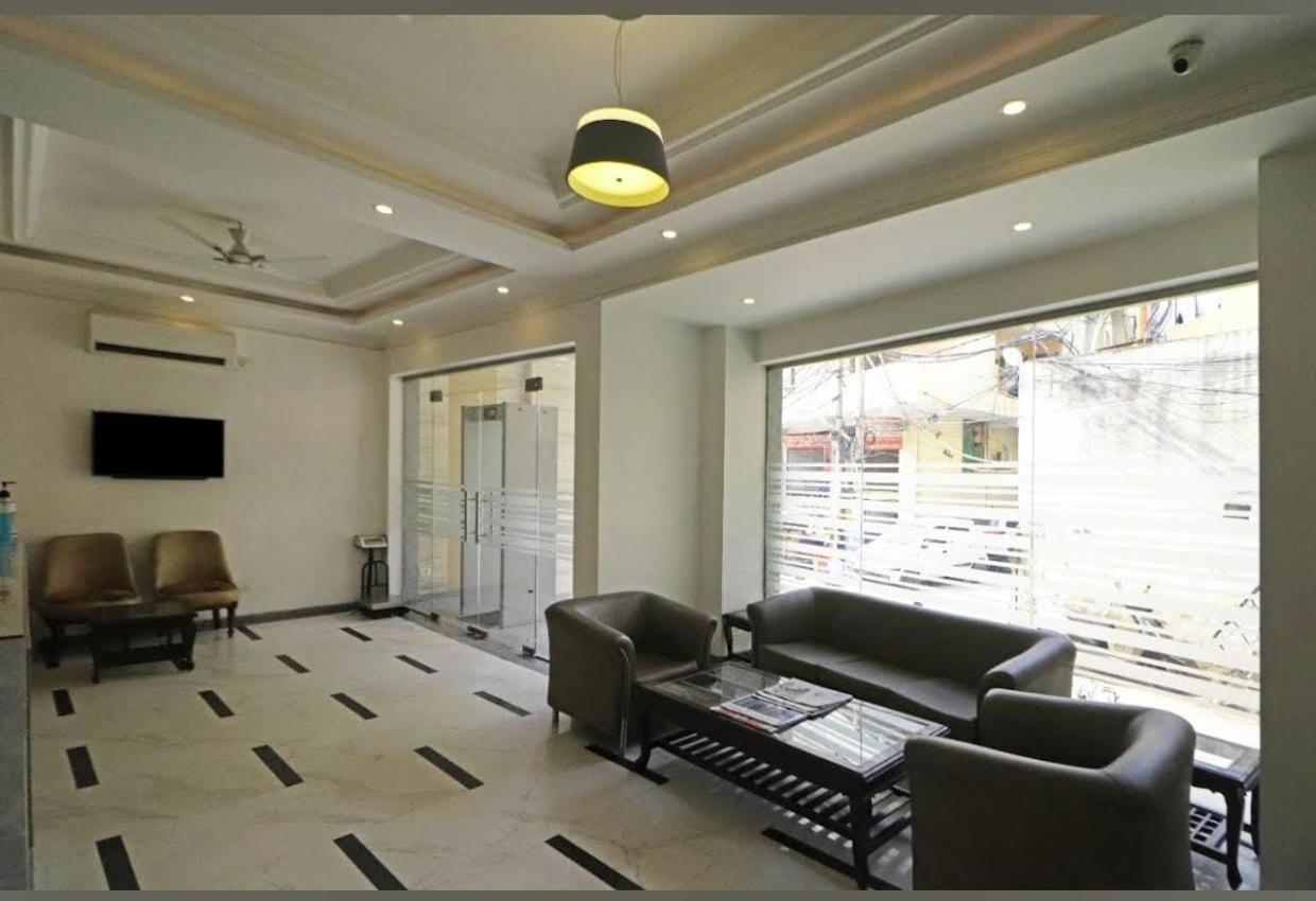Almora Suites 4* New Delhi