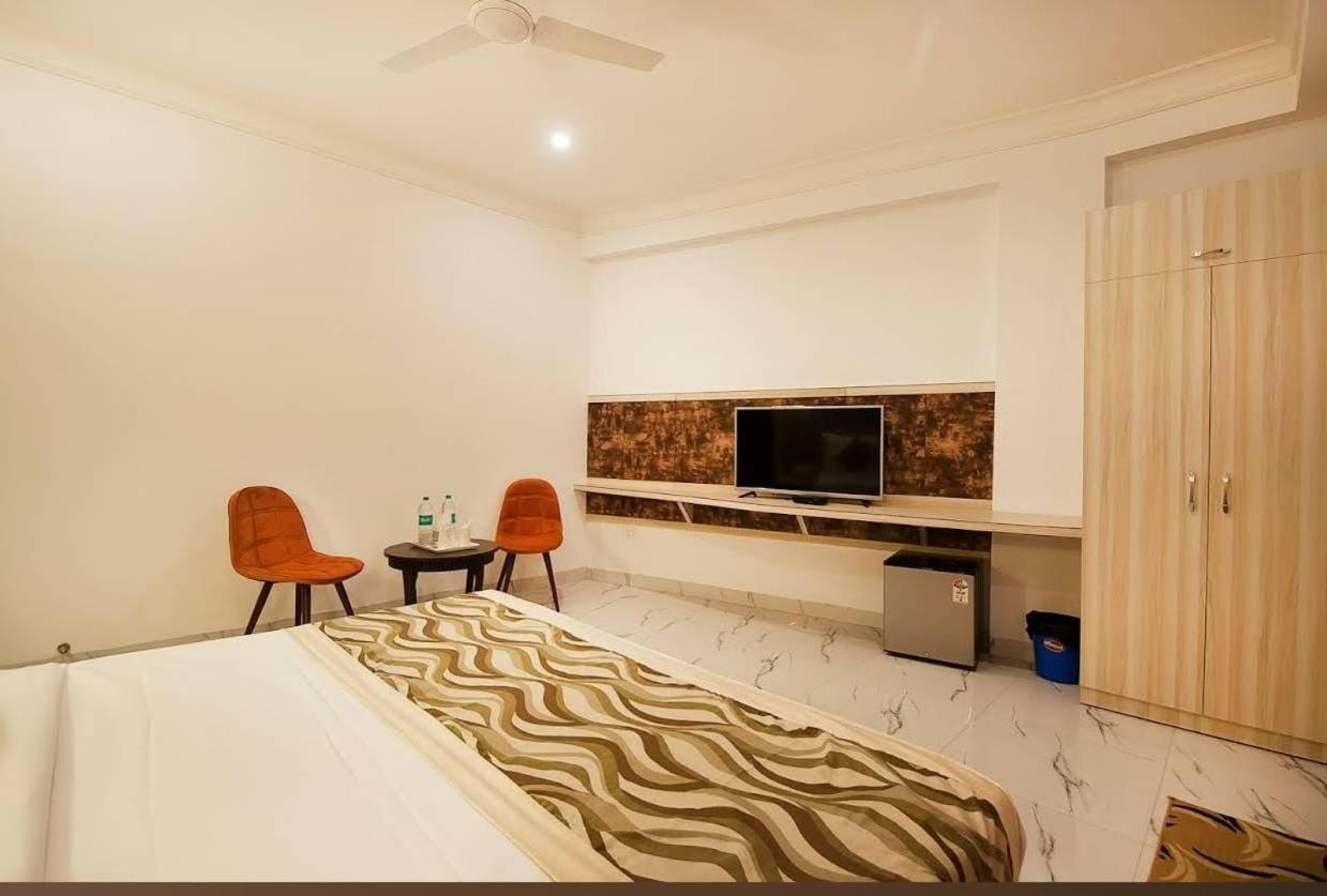 Almora Suites Hotel