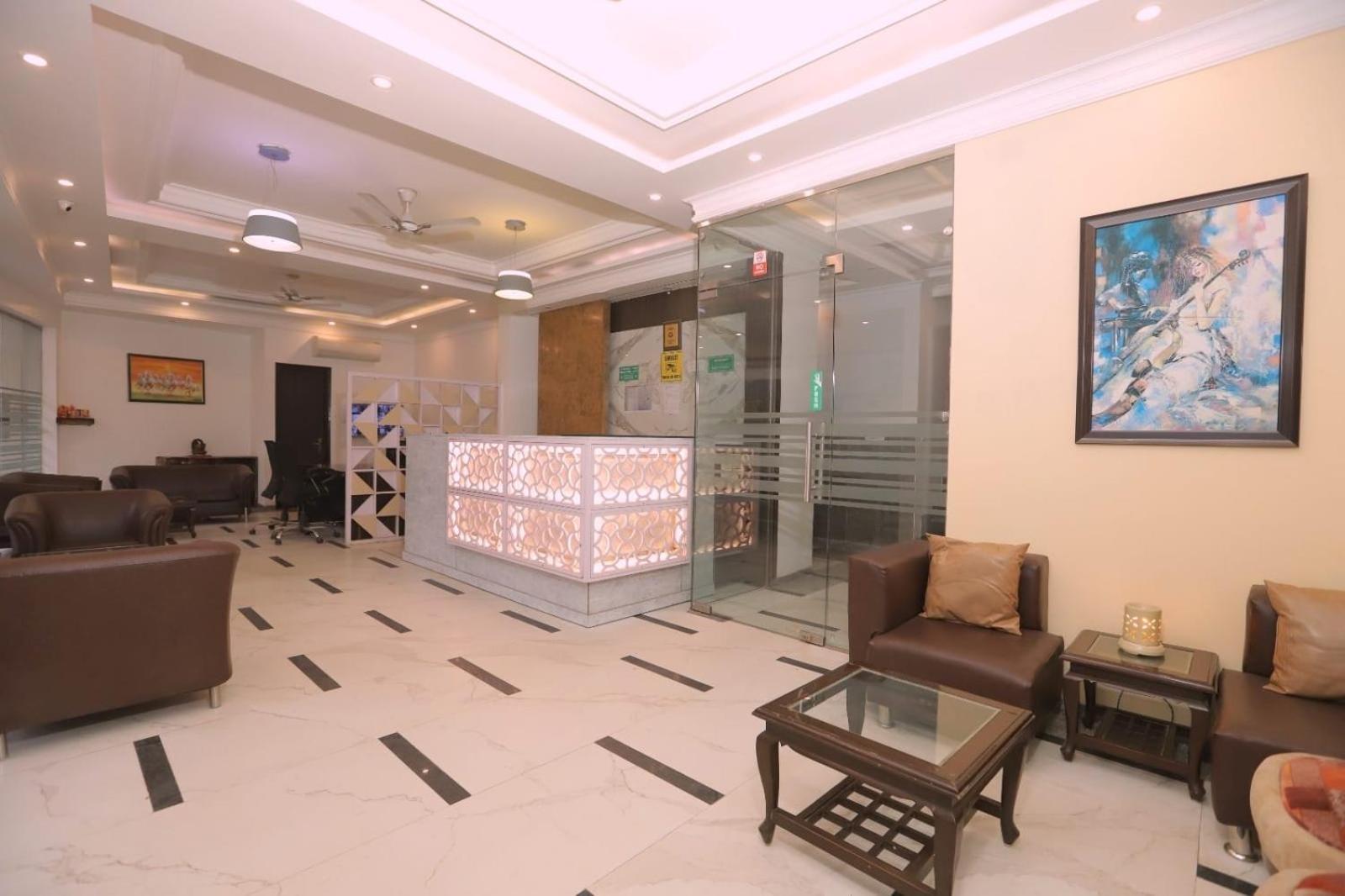 Almora Suites Hotel 4*